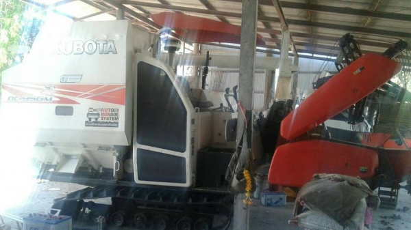 ขายรถเกี่ยวข้าว KUBOTA DC95GM ปี57 ใช้งาน1160ชั่วโมง รถสวยสภาพดีมาก เอกสารพร้อมโอน ราคา690,000 สนใจโทร 090-8588220คุณนะ 093-3258446คุณบิว หรือเข้าดูสินค้าอื่นๆได้ที่ www.narong2truck.com หรือ www.truck.in.th/498 หรือเพจFacebook ณรงค์ ซื้อขายรถมือสอง (เว็บ