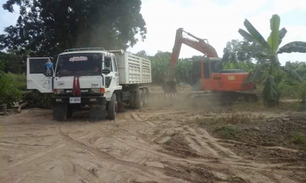 ขายแม็กโครฮิตาชิzx120 รถ3ปี8,000ชม 1,200,000 บาท