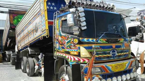 ขายรถพ่วง HINO เครื่อง 344 แรง แม่ปี 55 ลูกปี 59 ลูก 3 เพลาแท้ยาว 6.80 เมตร กระบะอู่พงษ์ไพบูลย์บ้านโป่ง ยาง 80\% ทะเบียนพร้อม