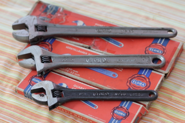 ขายชุดประแจเลื่อน Elora