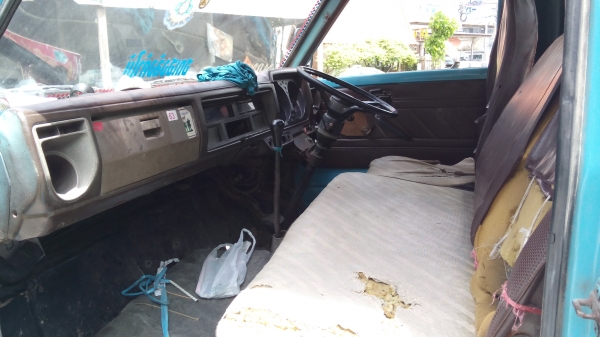 หกล้อ isuzu หกล้อ isuzu