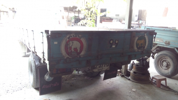 หกล้อ isuzu หกล้อ isuzu