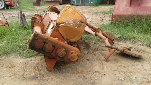 ขาย โรตารี ตีดิน พรวนดิน สำหรับติดรถไถนา เก่าญี่ปุ่น ยาว 1.55 เมตร ครับ