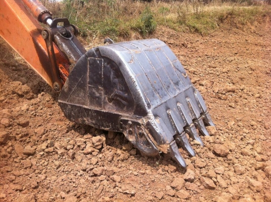 **465,000 บ.ต่อรอง/// แบคโฮ HITACHI EX200-3 ไฟฟ้าครบ เอวขยับ เครื่อง+ปั้ม ดี บูมอาร์มดี ช่วงงล่าง70\% ตามสภาพ ใช้งาน ทำงานอยู่ ใบสัญญาซื้อขาย **ขาย HITACHI EX-200 รุ่น3 แบคโฮ สภาดี ราคาเบา ไม่มีเล่ม มีสัญญาซื้อขาย ขายตามสภาพ  HYD.EXCAVATOR HITACHI EX200-3