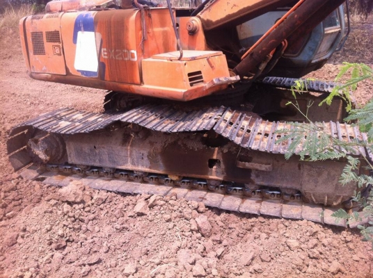 **465,000 บ.ต่อรอง/// แบคโฮ HITACHI EX200-3 ไฟฟ้าครบ เอวขยับ เครื่อง+ปั้ม ดี บูมอาร์มดี ช่วงงล่าง70\% ตามสภาพ ใช้งาน ทำงานอยู่ ใบสัญญาซื้อขาย **ขาย HITACHI EX-200 รุ่น3 แบคโฮ สภาดี ราคาเบา ไม่มีเล่ม มีสัญญาซื้อขาย ขายตามสภาพ  HYD.EXCAVATOR HITACHI EX200-3