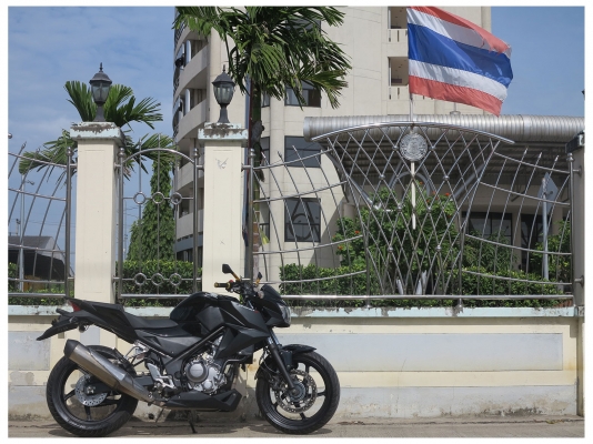 Honda CB300F รถมือเดียว ทะเบียนพร้อมโอน ไม่ขาดต่อ