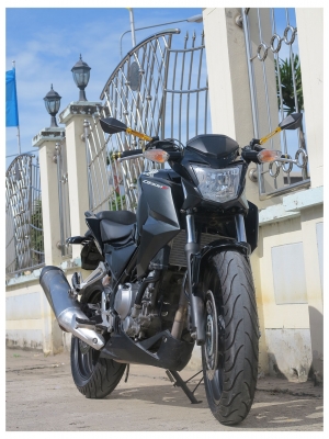 Honda CB300F รถมือเดียว ทะเบียนพร้อมโอน ไม่ขาดต่อ