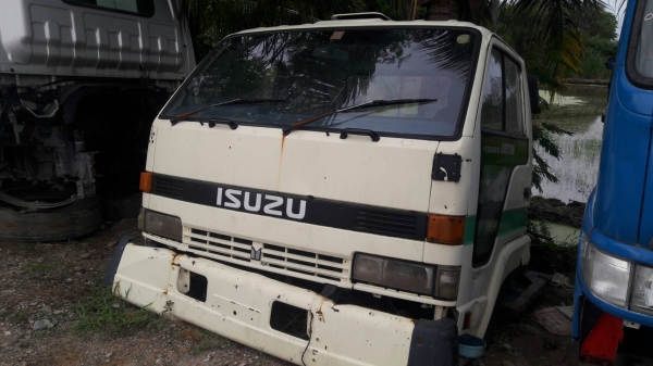 ขายหัวเก๋งรถบรรทุก 6 ล้อกลาง ยี่ห้อ ISUZU  รุ่น 115 ราคา 57,000  บาท