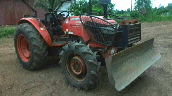 KUBOTA M7040
