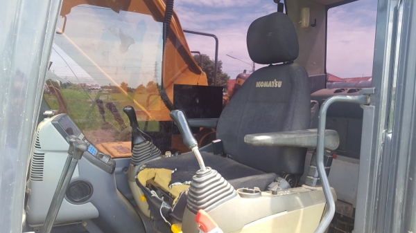 ขายKomatsu PC200-8