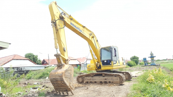 ขายKomatsu PC200-8