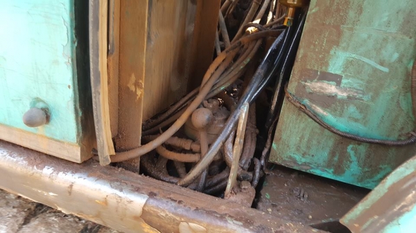 ขายรถขุดแบ็คโค KOBELCO SK120-5มาร์คไฟว์ ธรรมดาไฟฟ้าครบ เอกสารใบซื้อขาย เครื่องฟิต พร้อมลงงาน