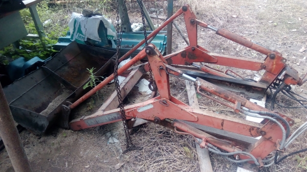 ขายชุดตักหน้าสวยเดิมๆติดรถไถ kubota L18-20ลดให้เหลือ35,000 ขายชุดตักหน้าสวยเดิมๆติดรถไถ kubota L18-20ลดให้เหลือ35,000