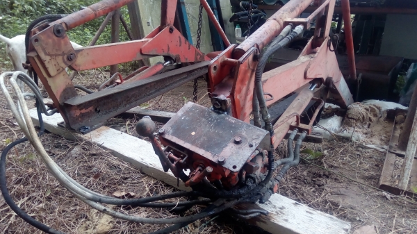 ขายชุดตักหน้าสวยเดิมๆติดรถไถ kubota L18-20ลดให้เหลือ35,000 ขายชุดตักหน้าสวยเดิมๆติดรถไถ kubota L18-20ลดให้เหลือ35,000