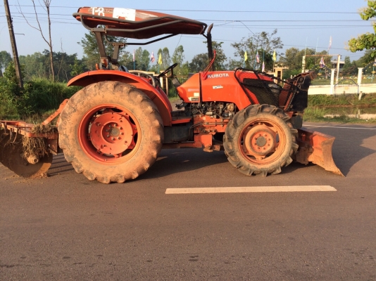 Kubota M7040 หาง5 ใบดัน ปี51 เล่มพร้อมโอน