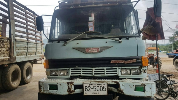 ขาย 10 ล้อ สองเพลา HINO F18 ไม่ดั้ม คัสซีสวยจัด ขาย 10 ล้อ สองเพลา HINO F18 ไม่ดั้ม คัสซีสวยจัด