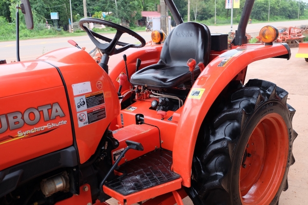 รถไถ L3008 อุปกรณ์ ใบมีด + ผาน 1 ตัว โทร089-0111624