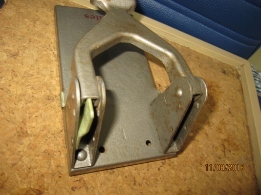 ที่เจาะกระดาษ Made in USA.  (ติดจอง 1 ตัว)