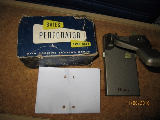 ที่เจาะกระดาษ Made in USA.  (ติดจอง 1 ตัว)