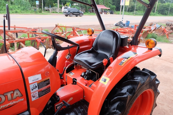 รถไถ L3008 อุปกรณ์ ใบมีด + ผาน 1 ตัว โทร089-0111624