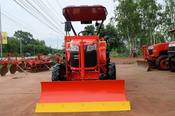 รถไถ L3008 อุปกรณ์ ใบมีด + ผาน 1 ตัว โทร089-0111624