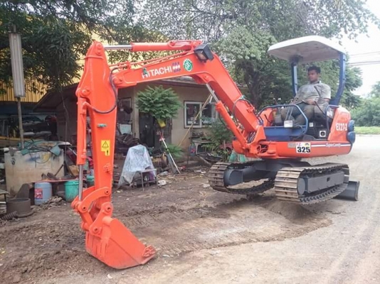 ขายรถขุดเล็ก ยี่ห้อ : HITACHI  แบบ: EX25-2 รถเก่านอกแท้นำเข้าจากญี่ปุ่น  มีเอกสารใบวอย รถไม่เคยผ่านการใช้งานในไทย100\%  สนใจติดต่อ : 099-907-9273 กิ๊ฟ กมลชนก