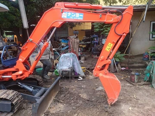ขายรถขุดเล็ก ยี่ห้อ : HITACHI  แบบ: EX25-2 รถเก่านอกแท้นำเข้าจากญี่ปุ่น  มีเอกสารใบวอย รถไม่เคยผ่านการใช้งานในไทย100\%  สนใจติดต่อ : 099-907-9273 กิ๊ฟ กมลชนก