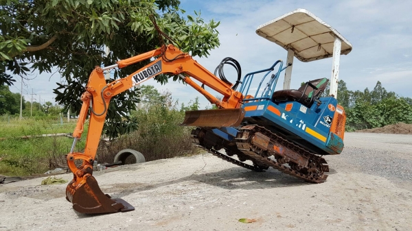 ขายด่วนรถแบคโฮKUBOTAคูโบต้าKH31ครื่องดีปั่มแรงรถนอกเพิ่งนำเข้ามาใหม่ยังไม่เคยใช้งานในเมืองไทยเลย