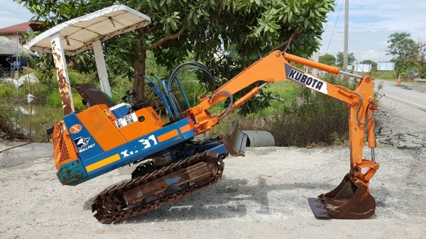ขายด่วนรถแบคโฮKUBOTAคูโบต้าKH31ครื่องดีปั่มแรงรถนอกเพิ่งนำเข้ามาใหม่ยังไม่เคยใช้งานในเมืองไทยเลย