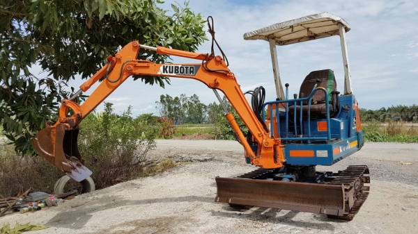 ขายด่วนรถแบคโฮKUBOTAคูโบต้าKH31ครื่องดีปั่มแรงรถนอกเพิ่งนำเข้ามาใหม่ยังไม่เคยใช้งานในเมืองไทยเลย