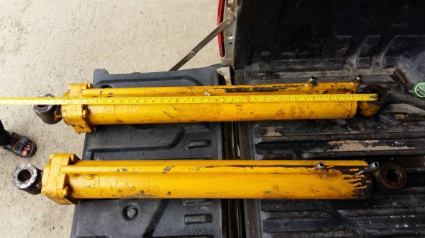 กระบอกไฮโดรลิกรถตัก ขายคู่ 5,000