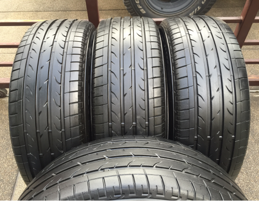 ยาง Bridgestone 235 60 18 ปลายปี13 ดอกเต็ม ไม่มีปะ ราคาไม่แพง