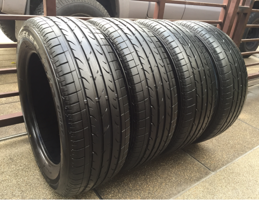 ยาง Bridgestone 235 60 18 ปลายปี13 ดอกเต็ม ไม่มีปะ ราคาไม่แพง