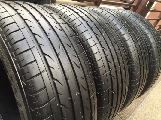 ยาง Bridgestone 235 60 18 ปลายปี13 ดอกเต็ม ไม่มีปะ ราคาไม่แพง