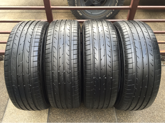 ยาง Bridgestone 235 60 18 ปลายปี13 ดอกเต็ม ไม่มีปะ ราคาไม่แพง