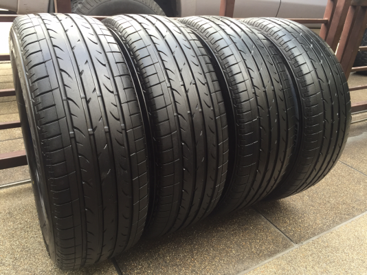 ยาง Bridgestone 235 60 18 ปลายปี13 ดอกเต็ม ไม่มีปะ ราคาไม่แพง