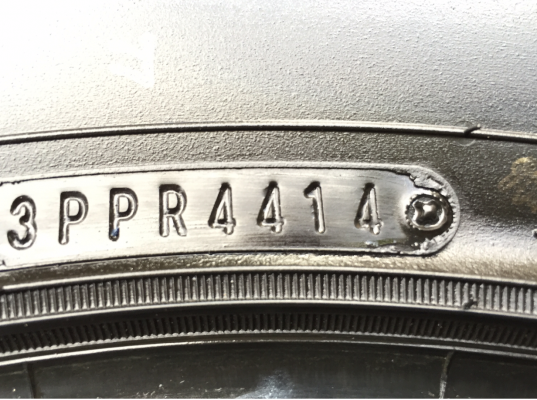 ยาง All Dunlop 225 70 15 สิ้นปี14 ดอกเต็ม ไม่มีปะ ราคาไม่แพง