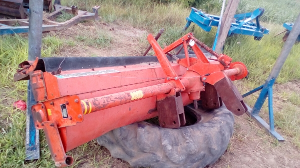 ฃายโลตาลี่   ยี่ห้อคูโบต้ากว้าง2.50เมตร    สวยพร้อมใช้งาน