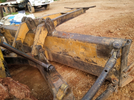 ขายรถแทรคเตอร์ KOMATSU D50A-15 ห้องเลี้ยวแห้ง มีเขาล้มไม้ ราคา 380000