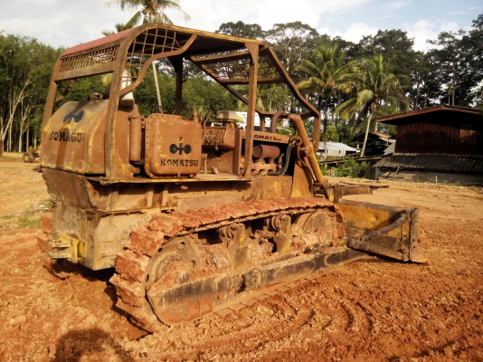 ขายรถแทรคเตอร์ KOMATSU D50A-15 ห้องเลี้ยวแห้ง มีเขาล้มไม้ ราคา 380000