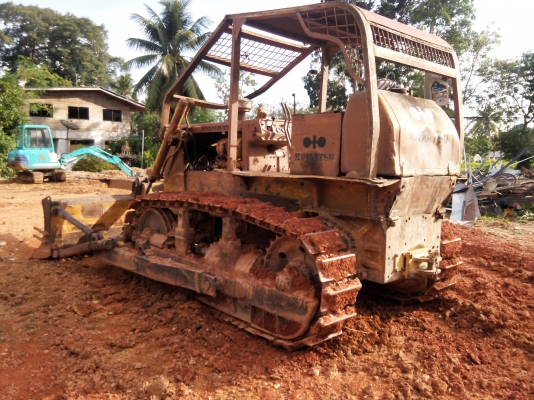ขายรถแทรคเตอร์ KOMATSU D50A-15 ห้องเลี้ยวแห้ง มีเขาล้มไม้ ราคา 380000