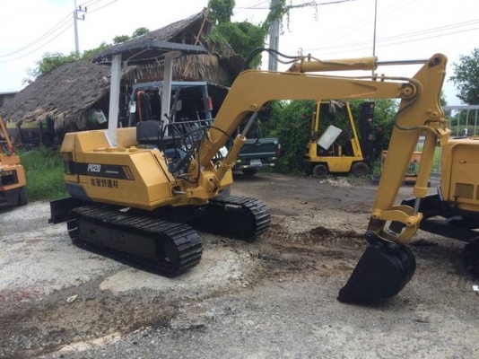 Komatsu pc20-3 เก่าญี่ปุ่น สภาพดี ทำสีใหม่