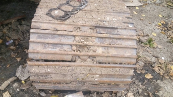 ขายโซ่พร้อมแผ่น รถแมคโค แผ่นยาว 80 ซม. ใส่ได้ทั้งโกเบ  cat-320-1-2 และโกเบ 200-3-5-6-8   แผ่นสวย  แผ่นแท้ครับขายไม่แพง