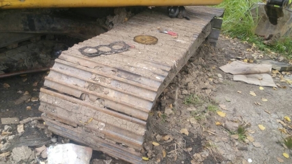 ขายโซ่พร้อมแผ่น รถแมคโค แผ่นยาว 80 ซม. ใส่ได้ทั้งโกเบ  cat-320-1-2 และโกเบ 200-3-5-6-8   แผ่นสวย  แผ่นแท้ครับขายไม่แพง