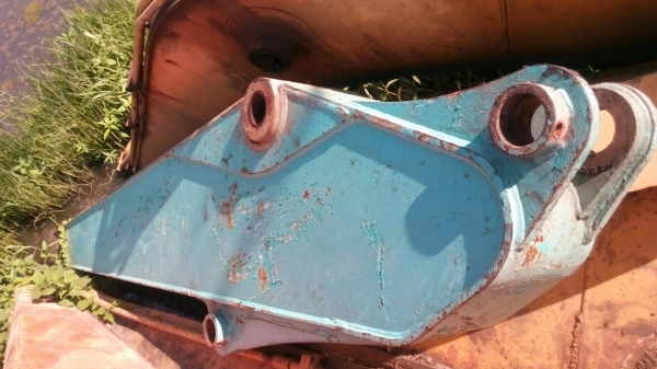 ขายบูมอาร์ม รถแมคโค มีของ โกเบ โคมัสสุ  แคท รุ่น-200 ขายไม่แพงครับ