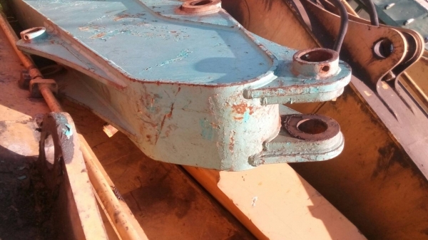 ขายบูมอาร์ม รถแมคโค มีของ โกเบ โคมัสสุ  แคท รุ่น-200 ขายไม่แพงครับ