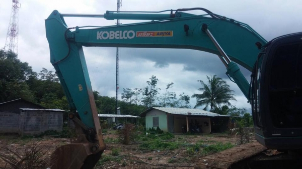 ขายรถแบ็คโฮ  KOBELCO SK200-8 YN-12 ไมล์ 13,xxx เอกสารชุดจดทะเบียน ออกห้้างป้ายแดงไม่เคยทำสี  ราคาต่อรองมาเลยขายได้ขายครับ   สภาพสวย สนใจ0932795977