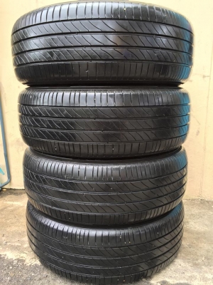ขายยาง MICHELIN PRIMACY 3ST 215-60-17 ปี14 ดอกหนาจัด ไม่มีตำหนิ ไม่มีปะ ชุดละ 5,500 บาท