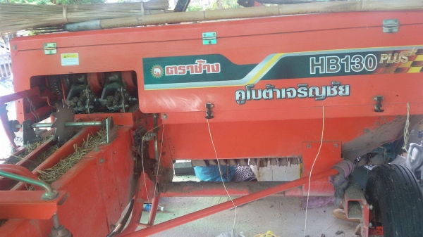 เครื่องอัดฟางข้าวคูโบต้า ใช้งานแค่ปีเดียว เครื่องอัดฟางข้าวคูโบต้า ใช้งานแค่ปีเดียว
