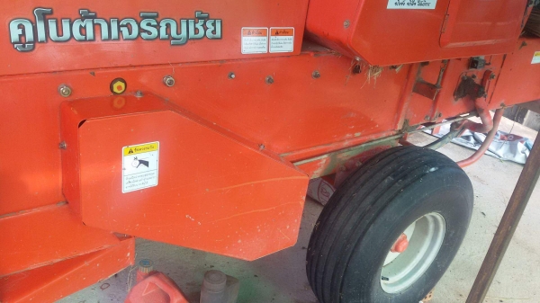 เครื่องอัดฟางข้าวคูโบต้า ใช้งานแค่ปีเดียว เครื่องอัดฟางข้าวคูโบต้า ใช้งานแค่ปีเดียว
